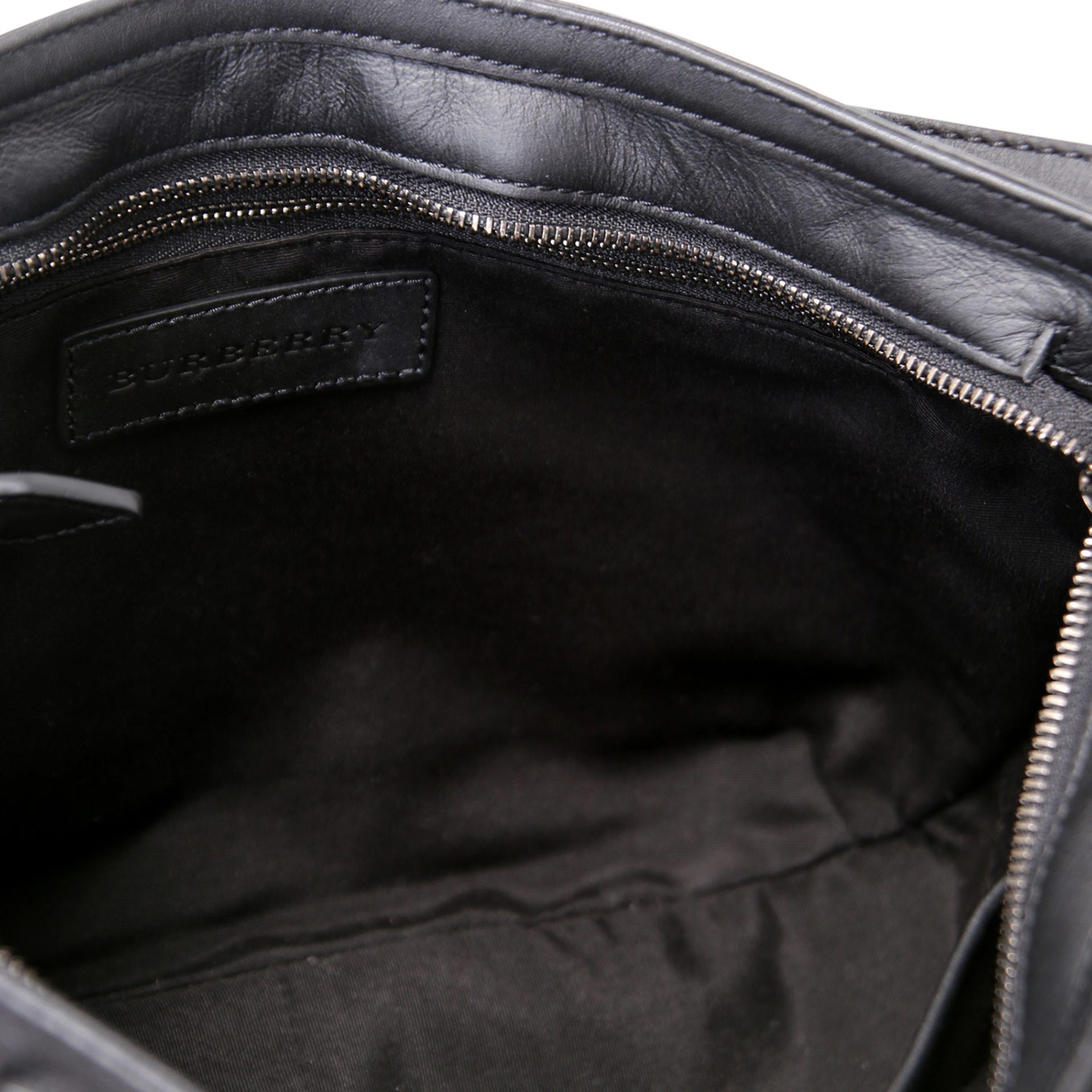 BURBERRY Schultertasche. NP. ca.: 800,-€. Softes Leder in Schwarz, karbonfarbene Hardware, ein - Image 6 of 6