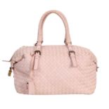 BOTTEGA VENETA Bowlingbag. NP. ca.: 1.400,-€. Rosafarbenes Leder im Intreciato-Design,