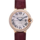 CARTIER Ballon Bleu Damenuhr, Ref. 3003. Rosé-Gold 18K. Diamant-Besatz. Automatic-Werk. Lederband