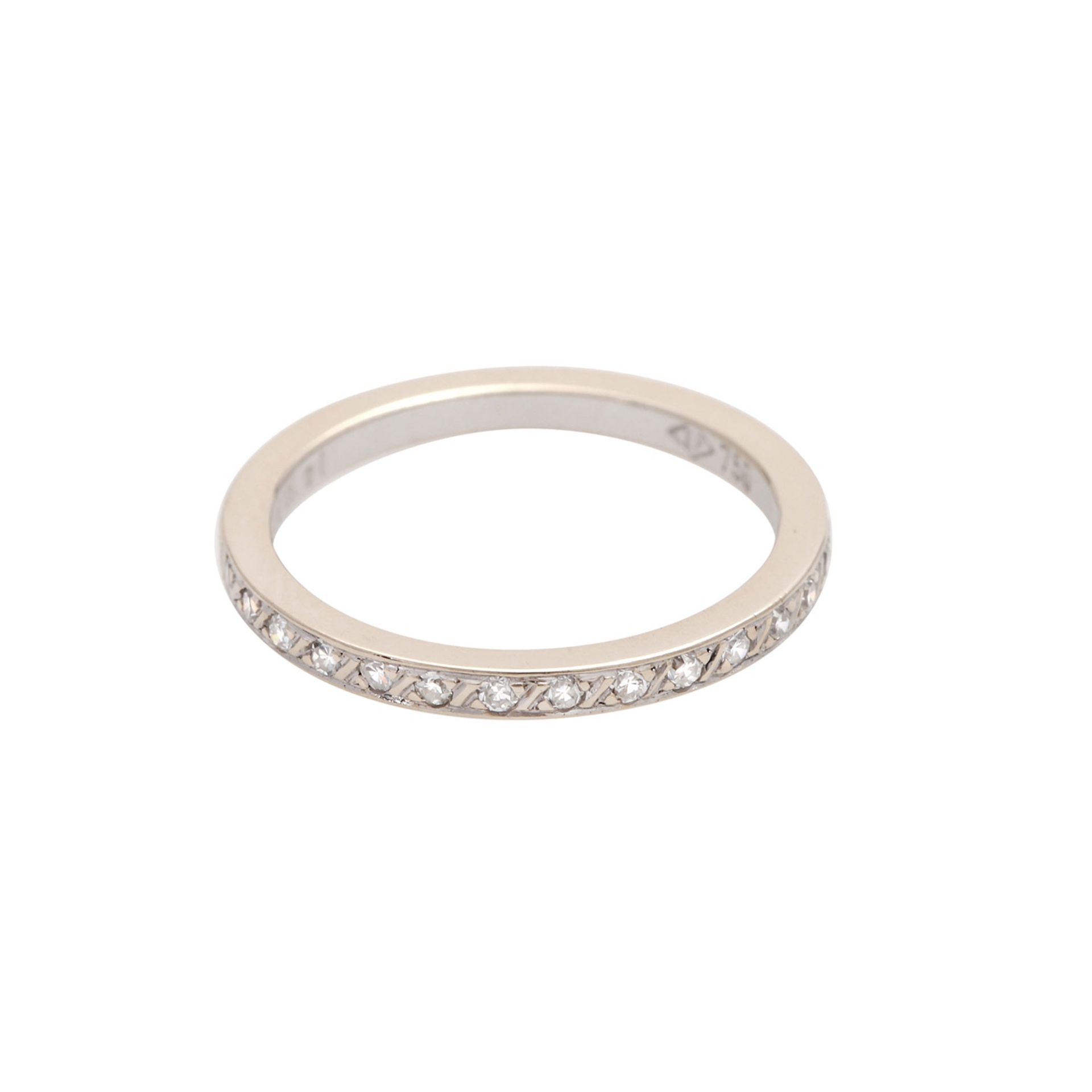 Zarter Halbmemory Ring mit Achtkantdiamanten von zus. ca. 0,15 ct, WEISS (H) / SI (grav.), WG 18K,