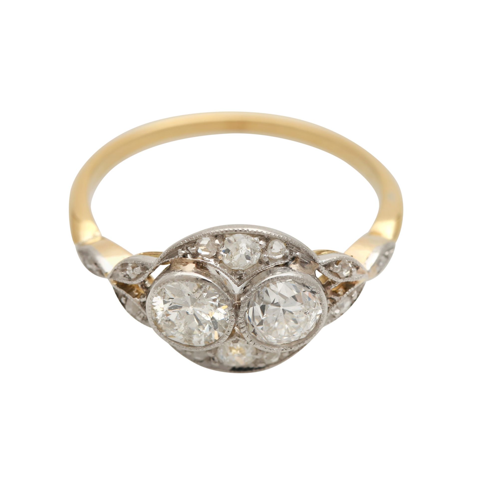 Ring aus dem Art Déco mit 2 größeren Altschliffdiamanten,zus. ca. 0,80 ct, LGW ( I - J ) / P1 und