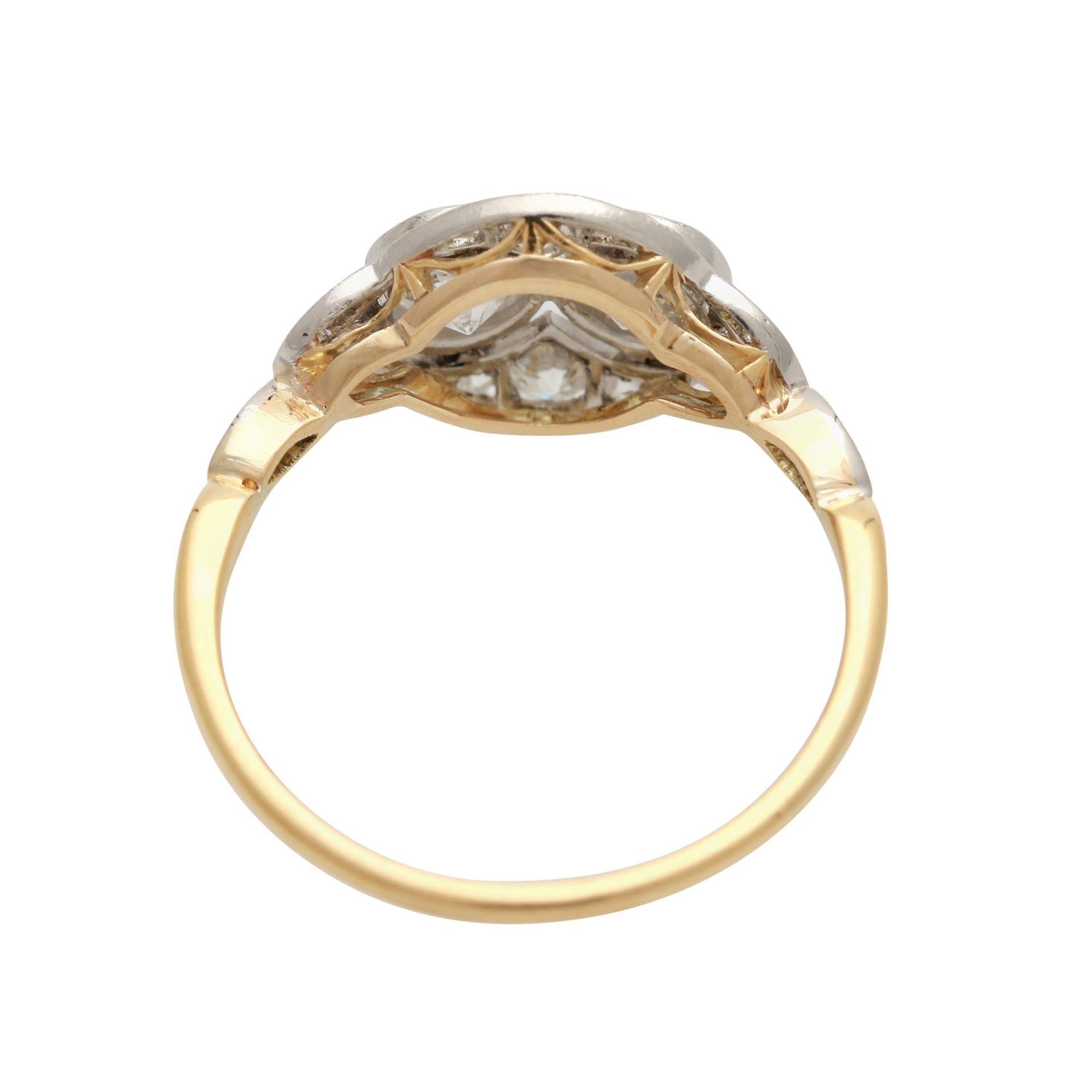 Ring aus dem Art Déco mit 2 größeren Altschliffdiamanten,zus. ca. 0,80 ct, LGW ( I - J ) / P1 und - Image 4 of 5