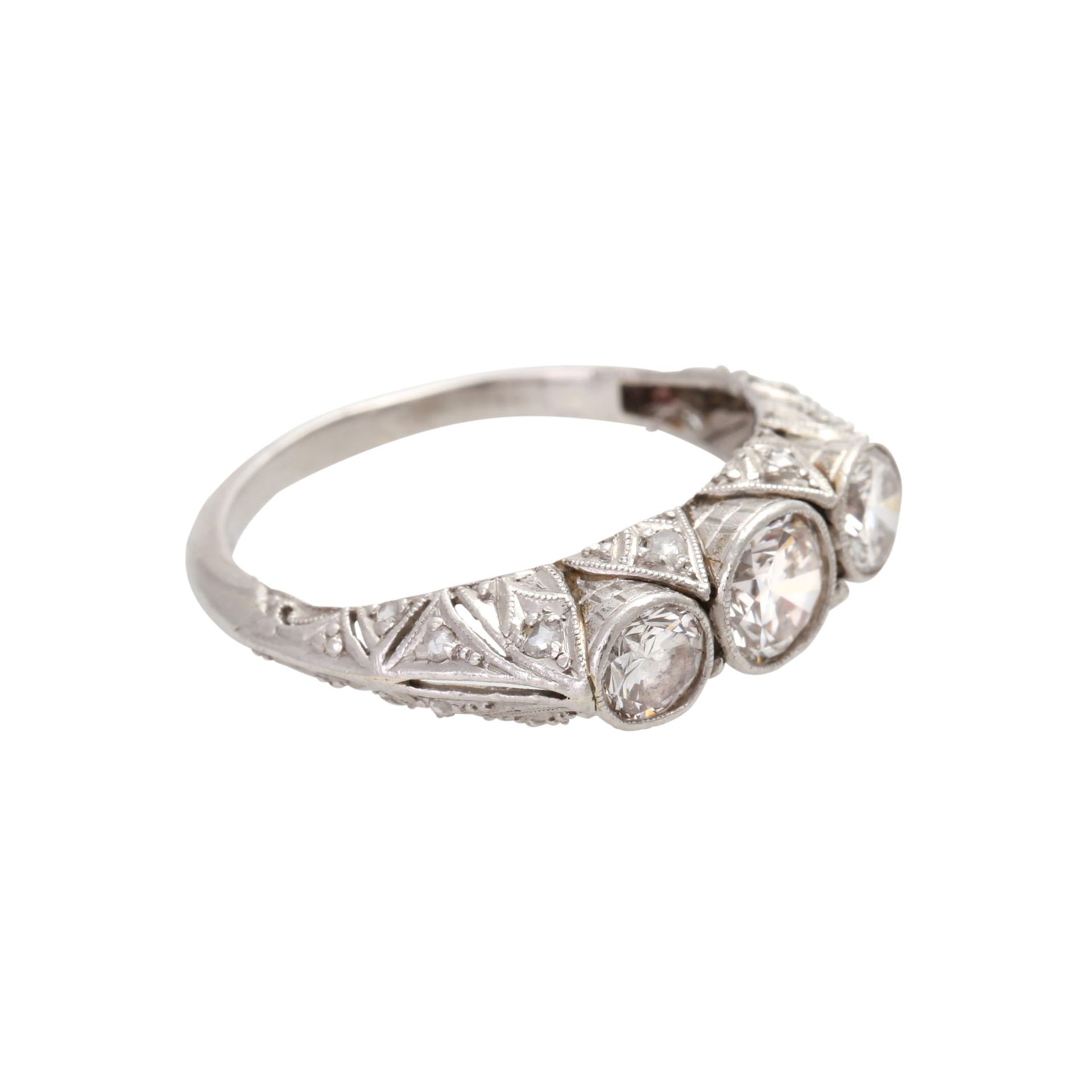 Ring in antiksierendem Stil mit Diamantbesatzdavon 3 Brillanten zus. ca. 1,2 ct WEISS - LGW (H - - Image 2 of 4