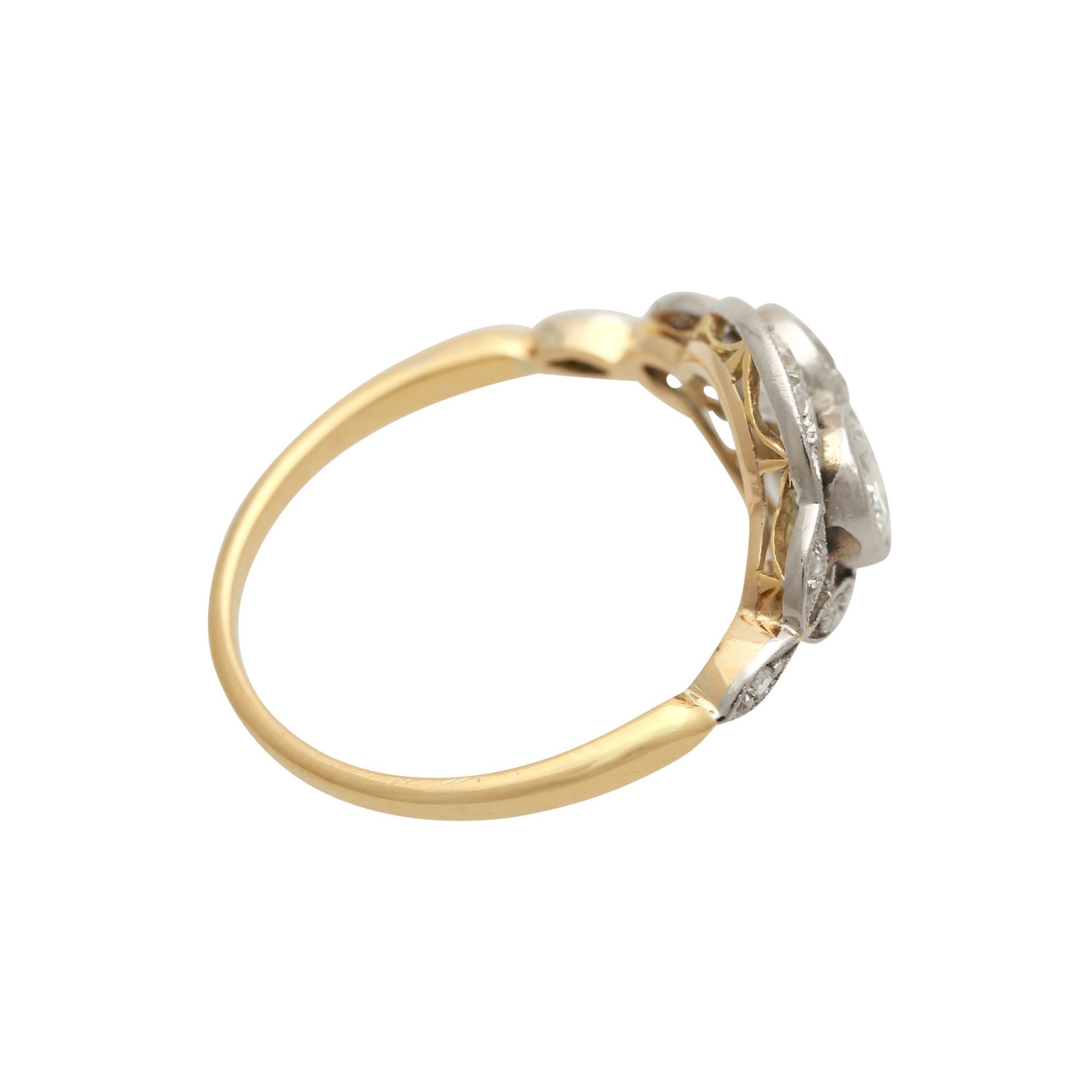 Ring aus dem Art Déco mit 2 größeren Altschliffdiamanten,zus. ca. 0,80 ct, LGW ( I - J ) / P1 und - Image 3 of 5