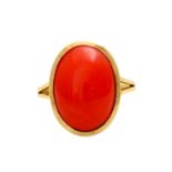 Ring mit roter Koralle,oval 18 x 13 mm, GG 14K, RW 62, etw. Gebrauchsspuren.Gewicht 5,2gLegierung