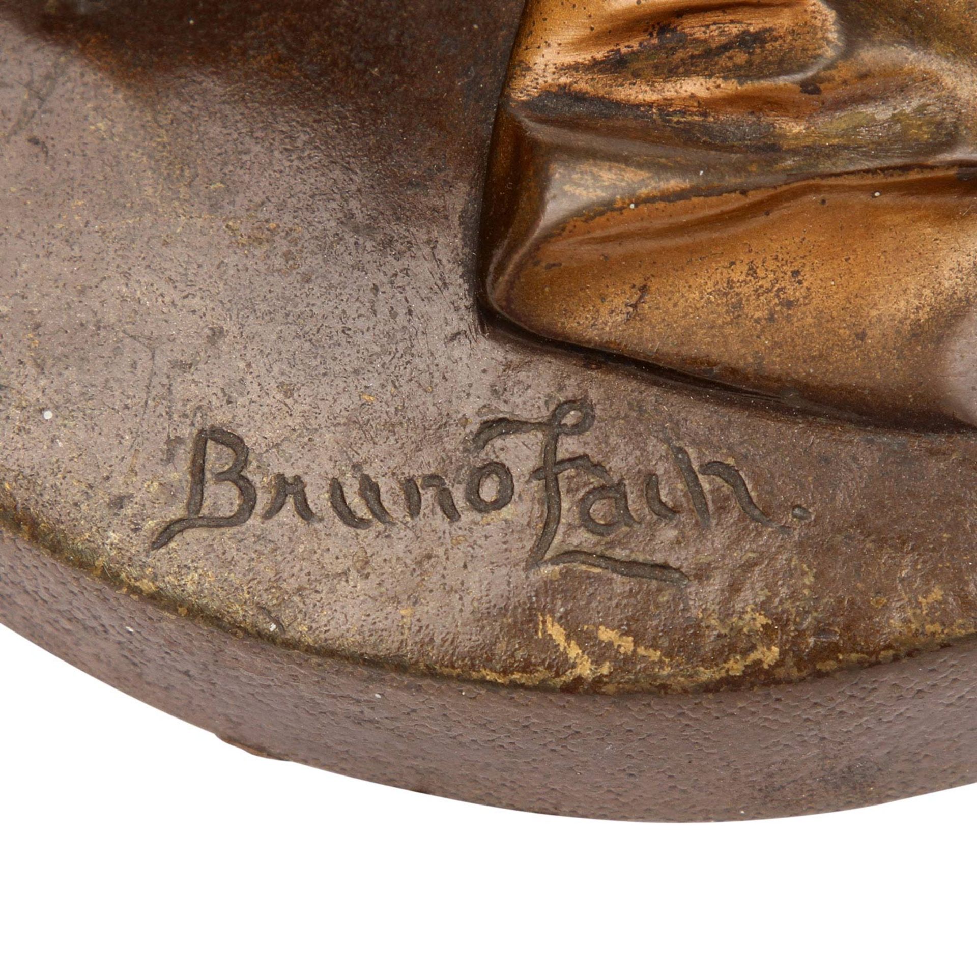 ZACH, BRUNO (1891-1935) 'Stehende Frau mit Strümpfen', 1. Hälfte 20. Jhd.Bronze partiell - Image 5 of 6