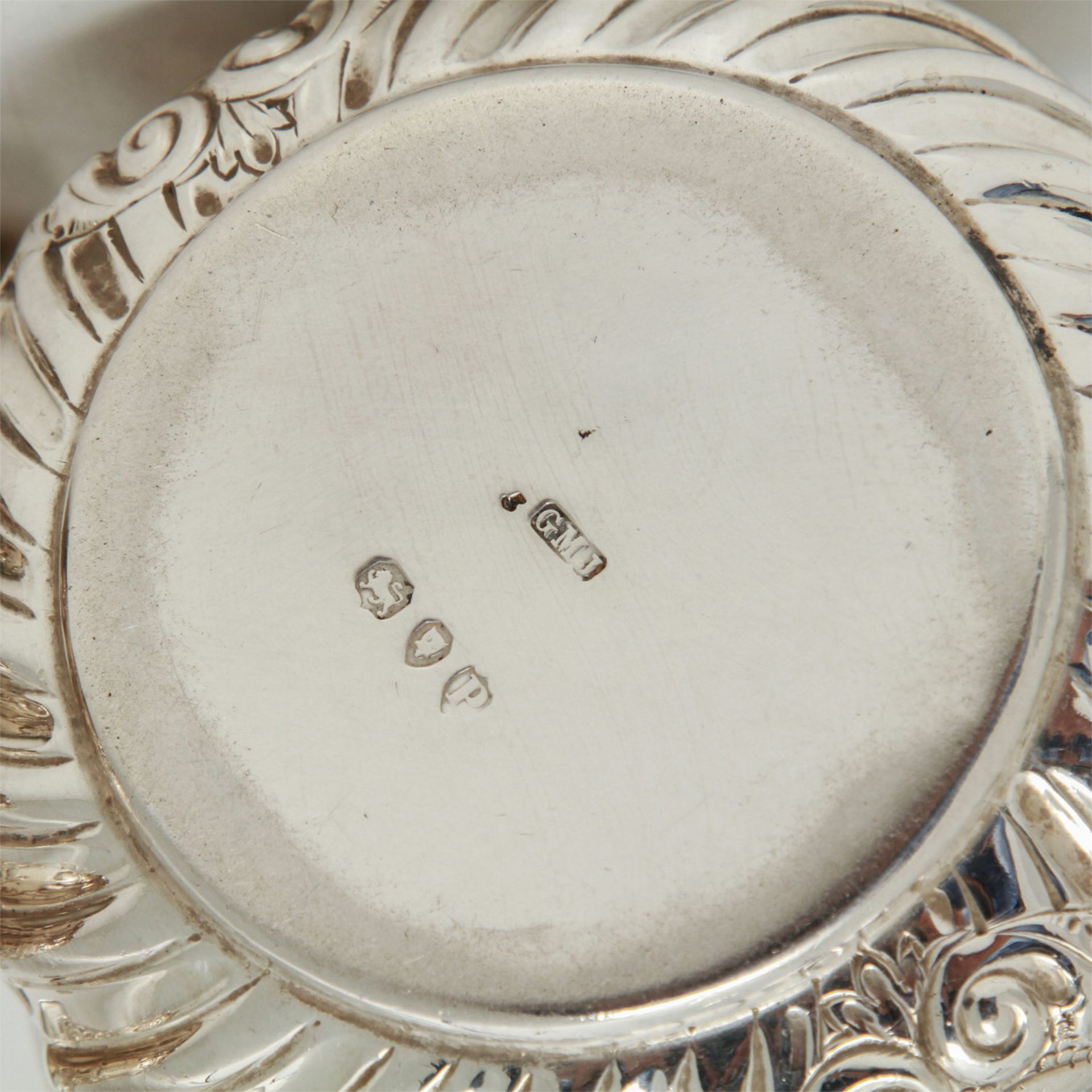LONDON Konvolut Sahnekännchen und Henkelgefäß, 925 Silber, 19. Jhd.:Sahnekännchen um 1848, mit - Bild 5 aus 6