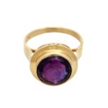 Damenring mit 1 Amethystca. 11 mm, rundfacettiert, GG 14K, RW: ca. 59, leichte Tragespuren,