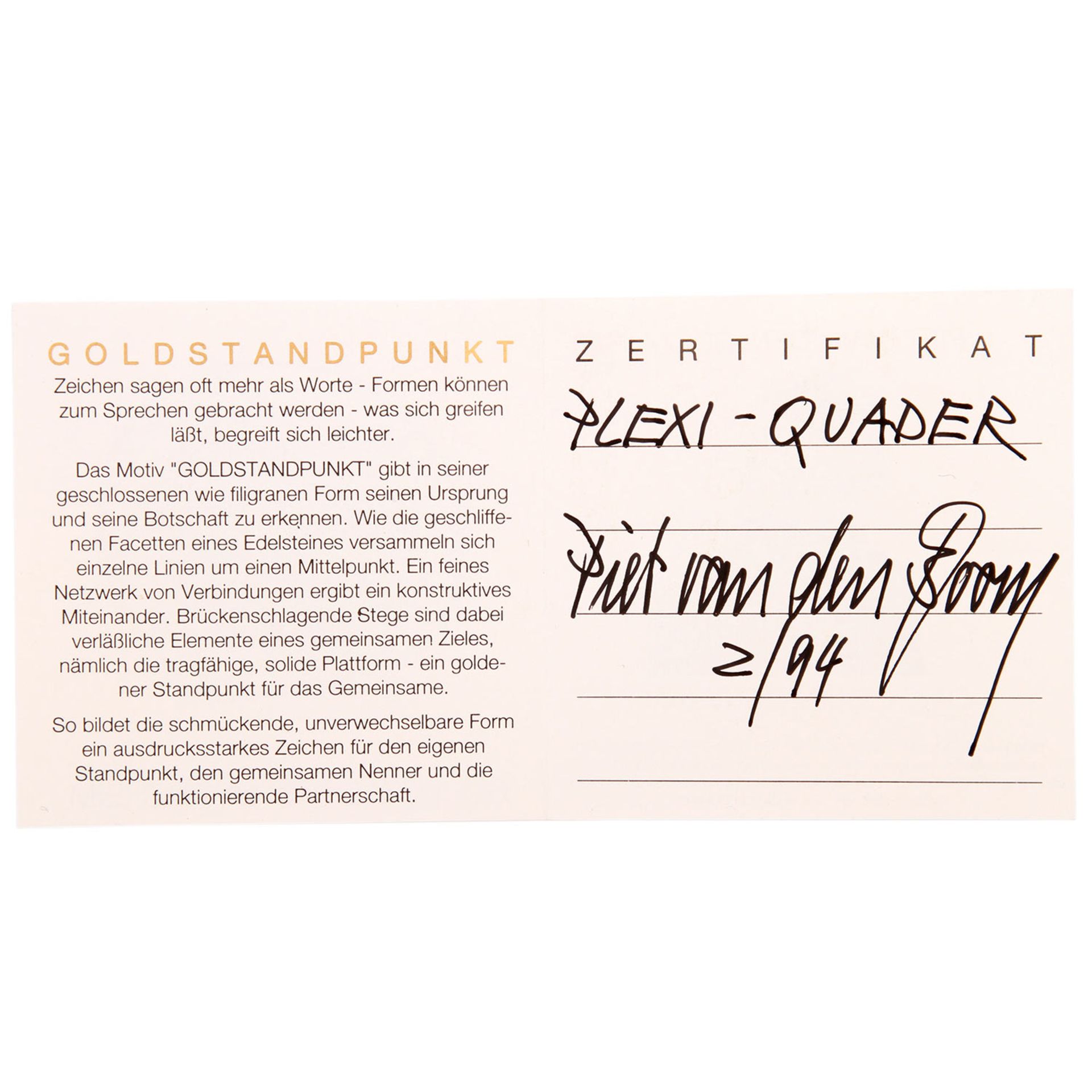 BOOM, PIET VAN DEN (geb. 1945, Schmuckdesigner in Pforzheim), "Goldstandpunkt", Plexi-Quader, - Image 4 of 4