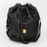 MCM VINTAGE modische Schultertasche. Schwarzes Synthetik mit Heritage Struktur, Beutelform mit