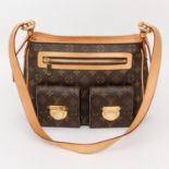 LOUIS VUITTON edle Umhängetasche "HUDSON GM", Koll. 2005. Letzter LP. ca.: 1.300,-. Monogram Canvas