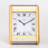 CARTIER dekorativer Reisewecker. Hardware in Bicolor/Gold-Silber. Ziffernblatt mit römischen