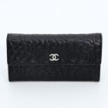 CHANEL edles Portemonnaie, Koll. 2012/2013. NP.: ca 900,-. Feingenarbtes Glattleder in Schwarz