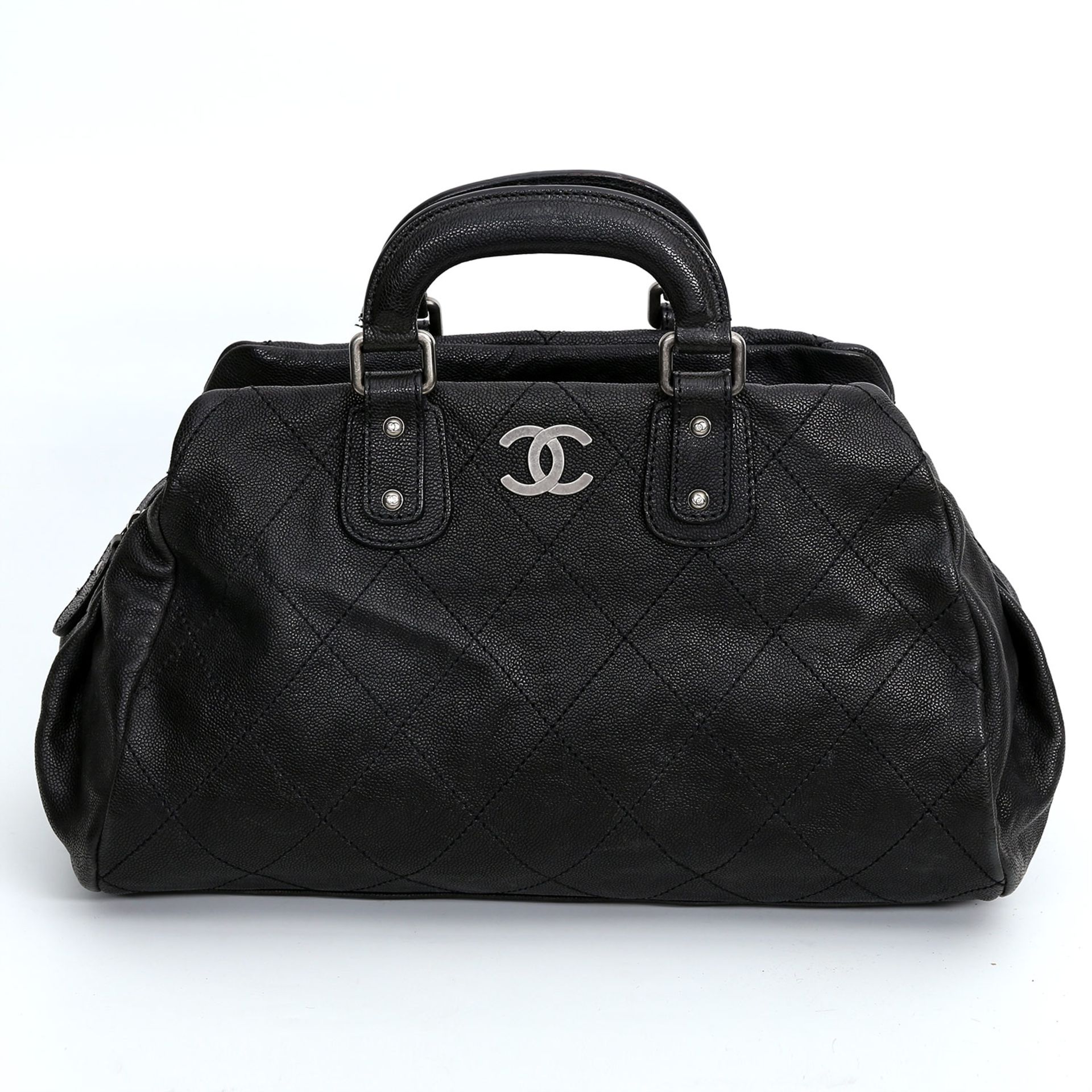 CHANEL sportliche Bowlingbag, Koll. 2005/06. Schwarze, robuste Ledertasche mit Rautensteppung,