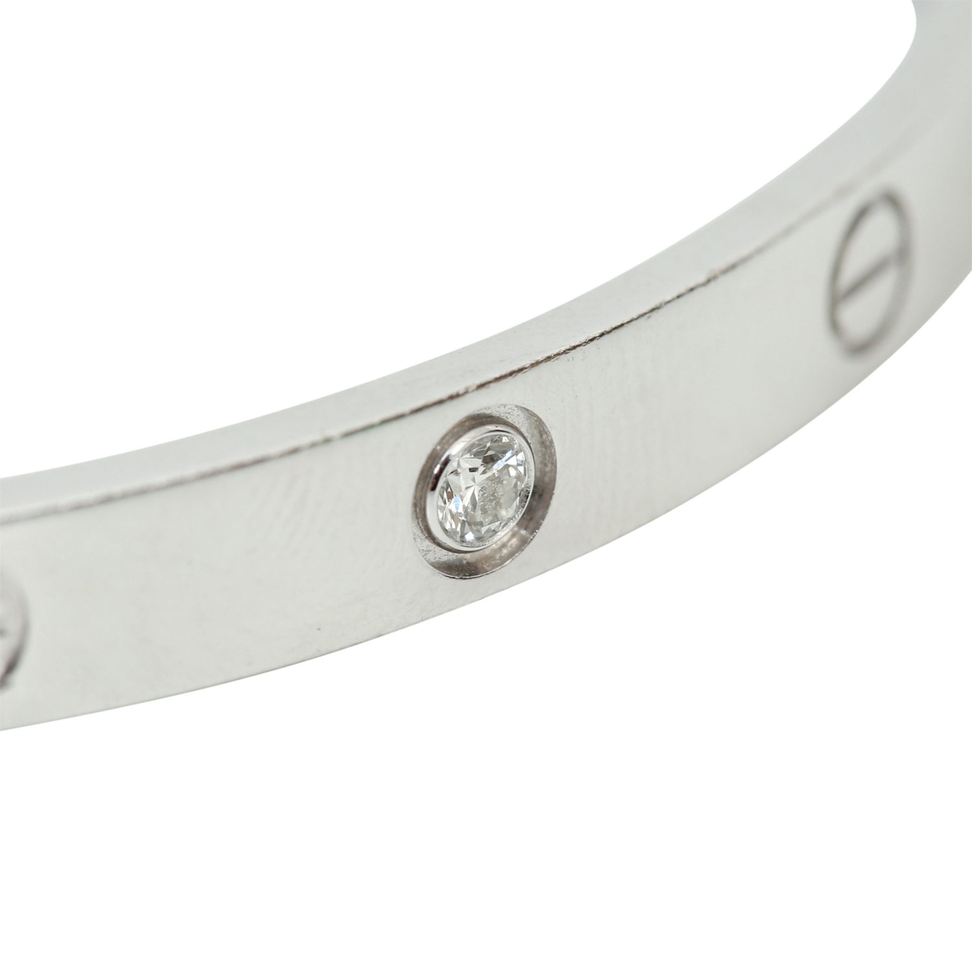 CARTIER Armspange "LOVE", akt. NP: 5.450,-€. 18K WG, besetzt mit einem Diam.-Brill. ca 0,1ct., TW/ - Bild 3 aus 7