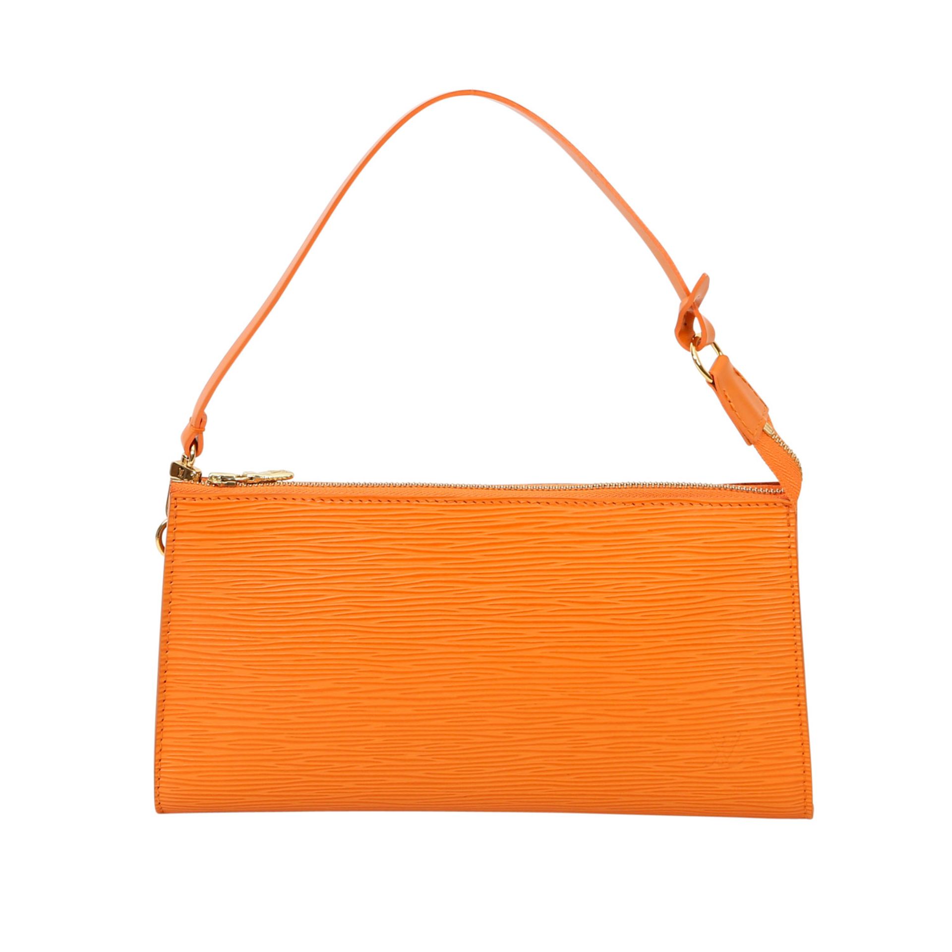 LOUIS VUITTON Clutch "POCHETTE ACC NM", Koll. 2005. Epi-Leder Serie in Orange, goldfarbene Hardware,