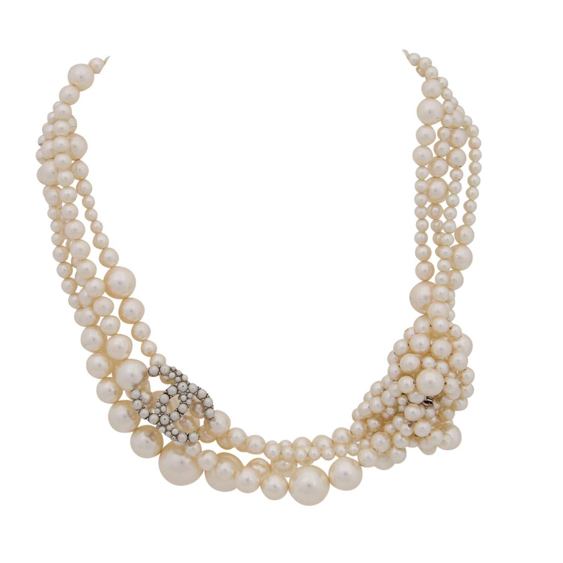 CHANEL Modeschmuck-Kette, Koll. S/S 2014. NP. ca.: 1.800,-€. Viersträngig , Kunstperlen in