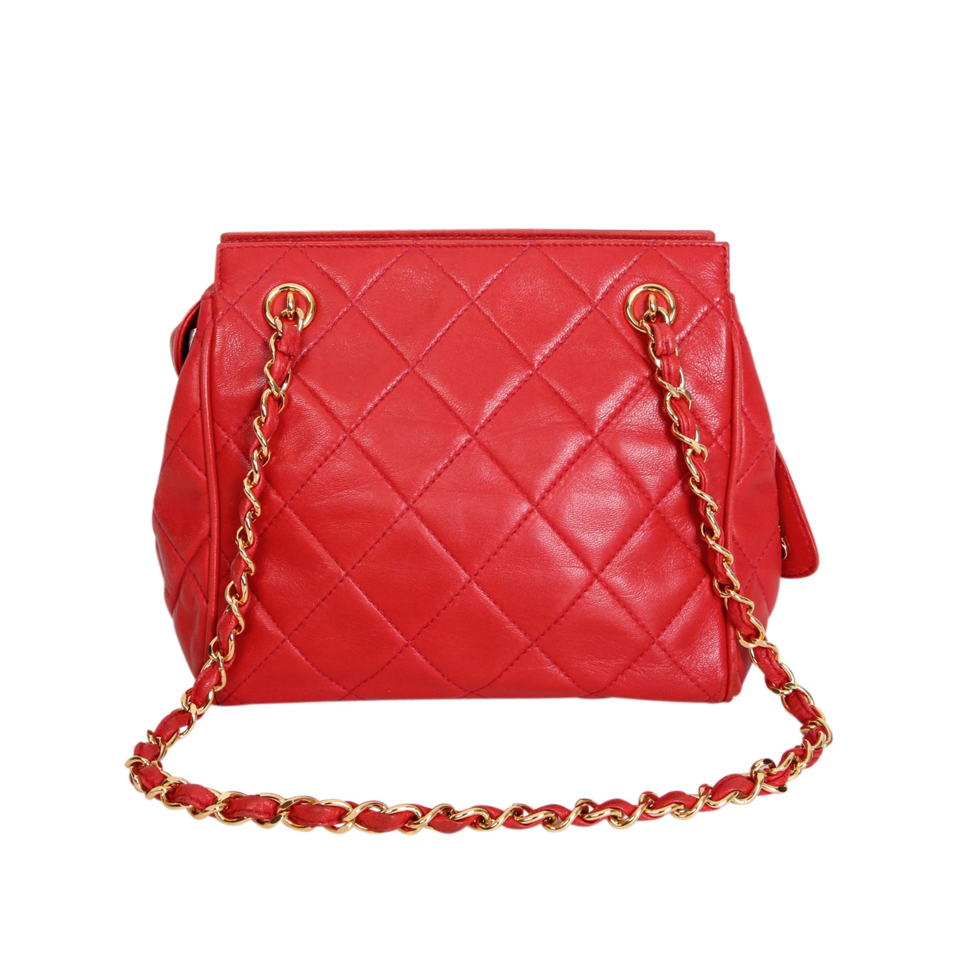 CHANEL VINTAGE Schultertasche, Koll. 1994/96. Nappaleder in Rot, goldfarbene Hardware,