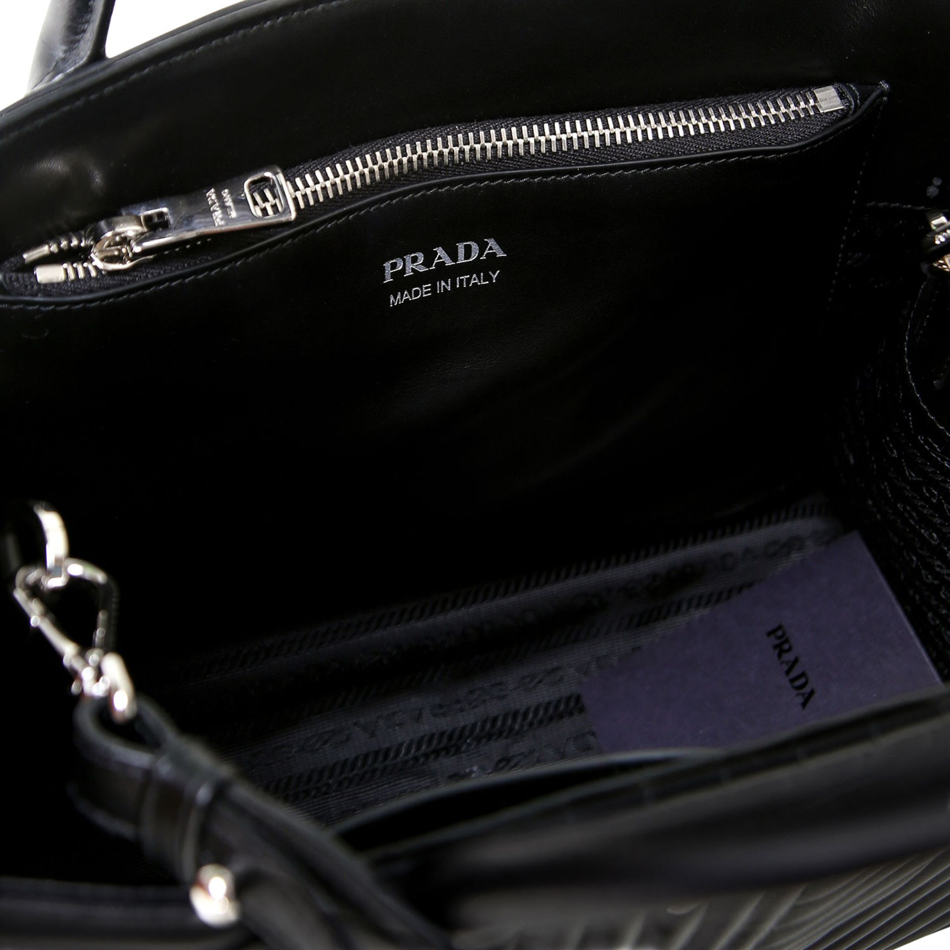 PRADA Henkeltasche "DIAGRAMME TOTE", akt.NP.: 1.500,-€. Modell aus schwarzem Leder mit 3-D- - Bild 7 aus 7