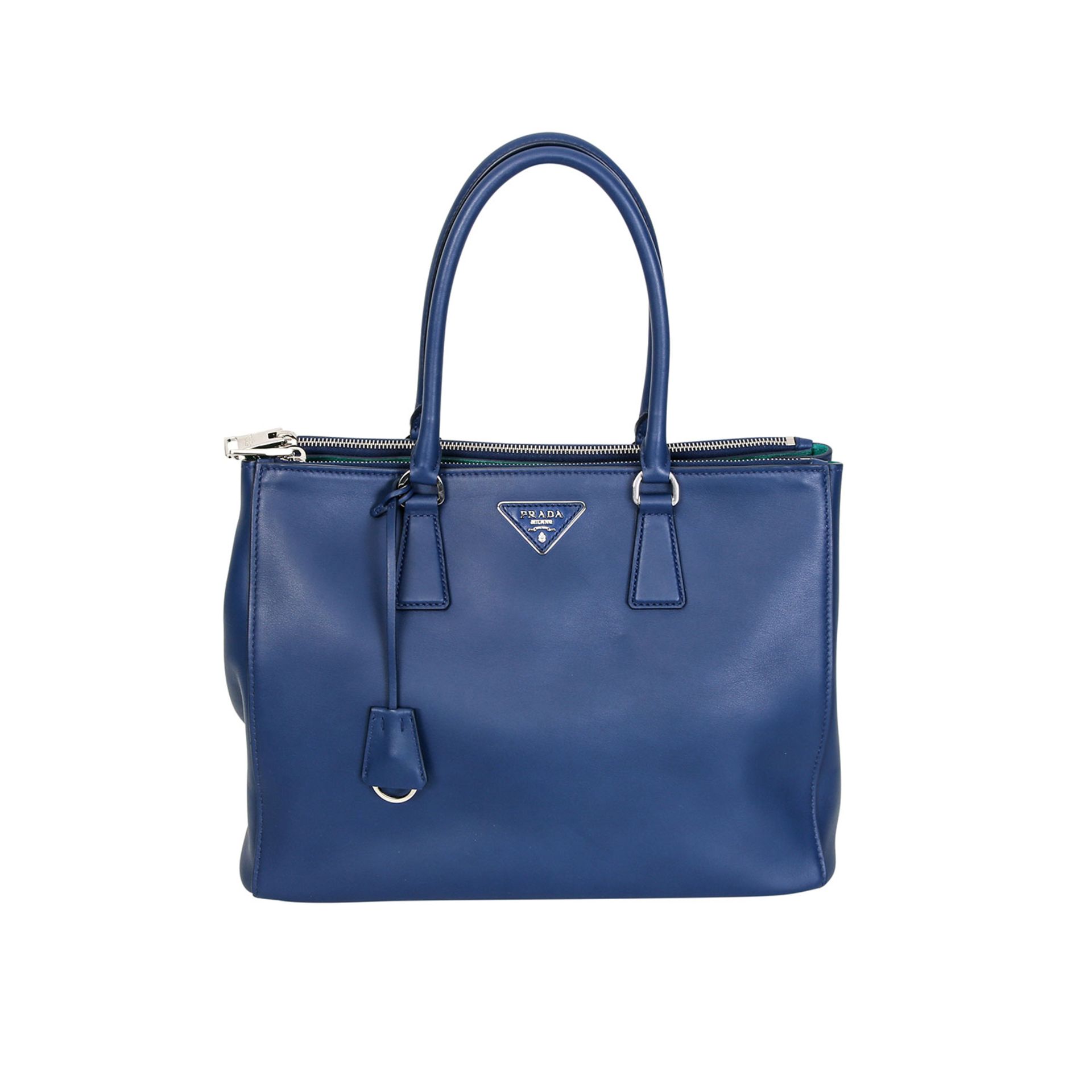 PRADA Henkeltasche "GALLERIA", akt. NP.: 1.850,-€. Blaufarbenes Glattleder mit Doppelhenkel und