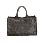 PRADA Shoppertasche "MADRAS".NP.: ca. 1.850,-€. Limited Edition! Handgeflochtenes Modell aus