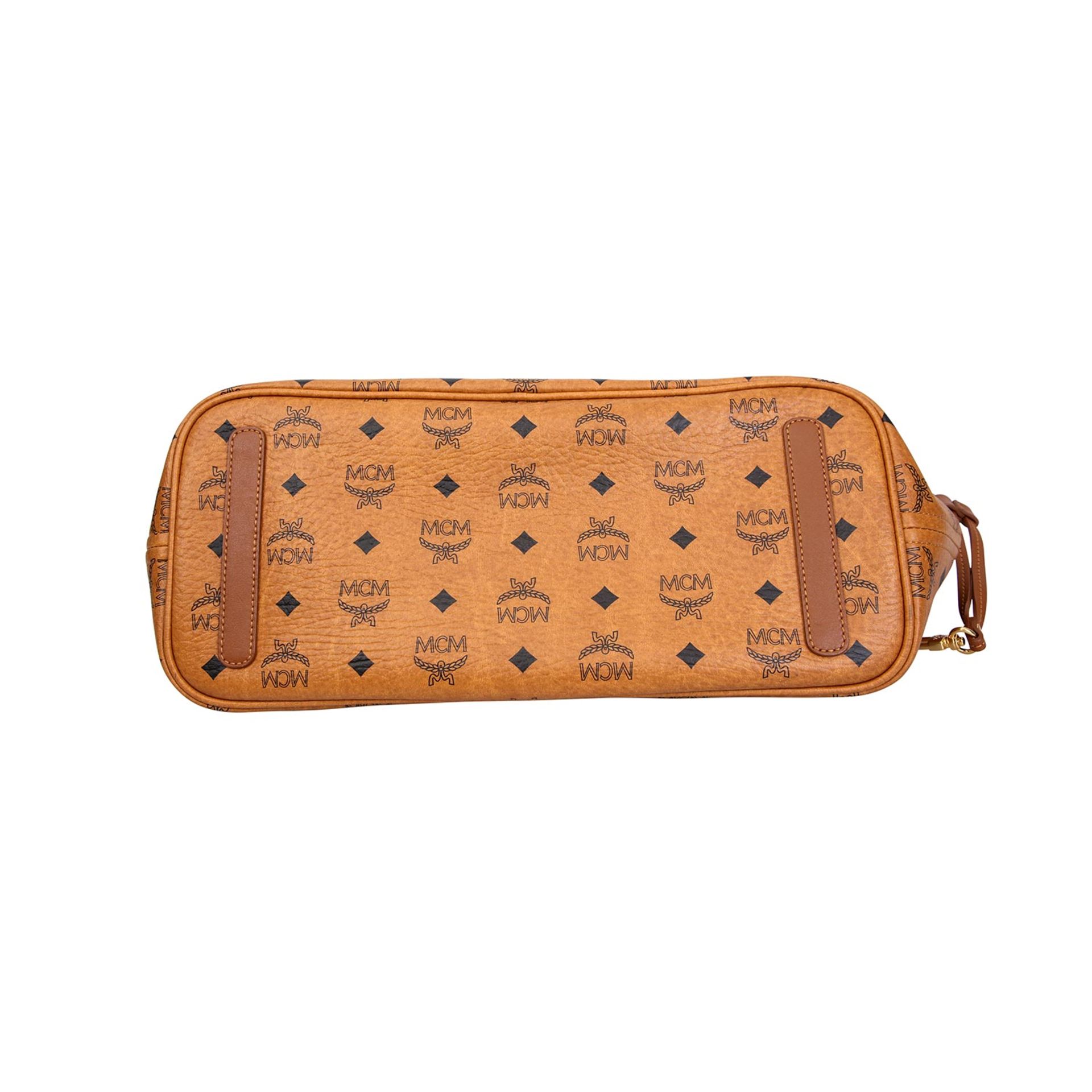 MCM Wende-Shopper "LIZ", akt. NP.: 625,-€.Visetos Canvas Serie in Cognacfarben mit schwarzem Logo- - Bild 5 aus 6