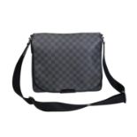 LOUIS VUITTON Messenger Bag "DANIEL", Koll. 2009.Letzter NP. ca.: 1.040,-€. Damier Graphite Serie,