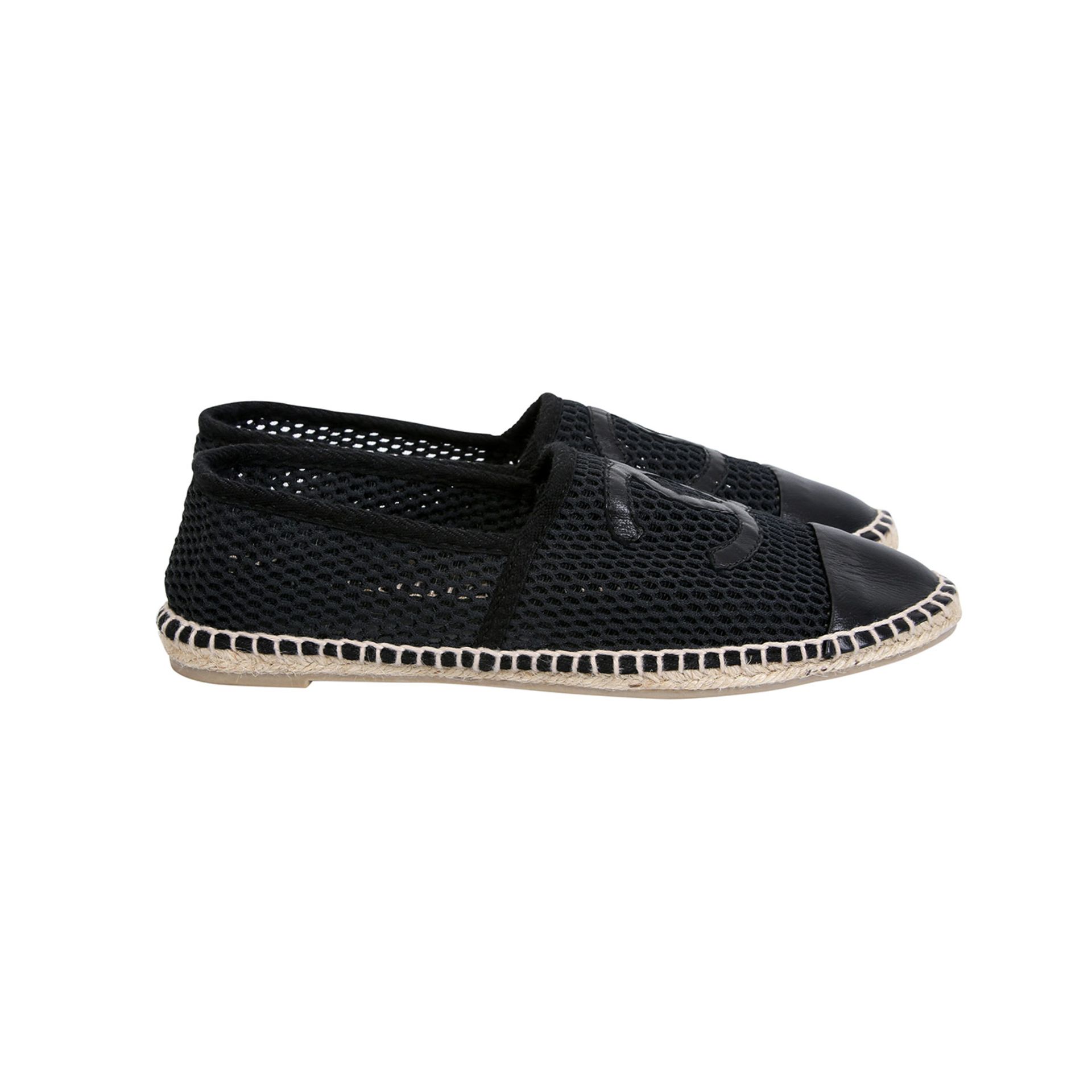 CHANEL Espadrilles, Gr. 41.Schwarzes Modell im Material-Mix aus Mesh und Lammleder, Kappe und CC- - Bild 3 aus 4