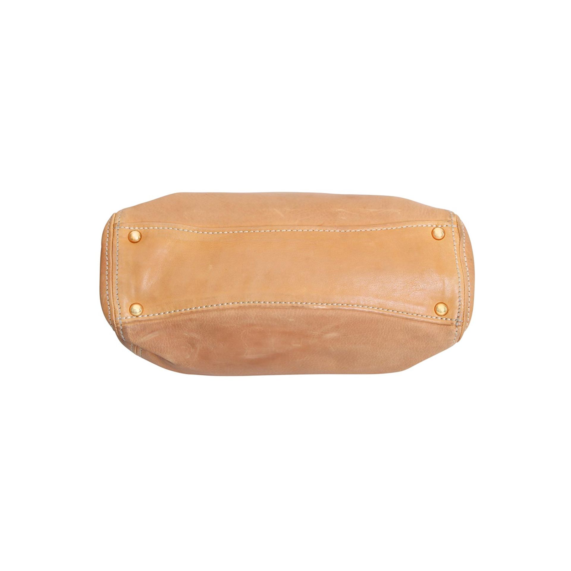 MIU MIU Schultertasche.Camelfarbenes Leder mit Klappverschluss, goldfarbene Hardware, Klick- - Bild 5 aus 6