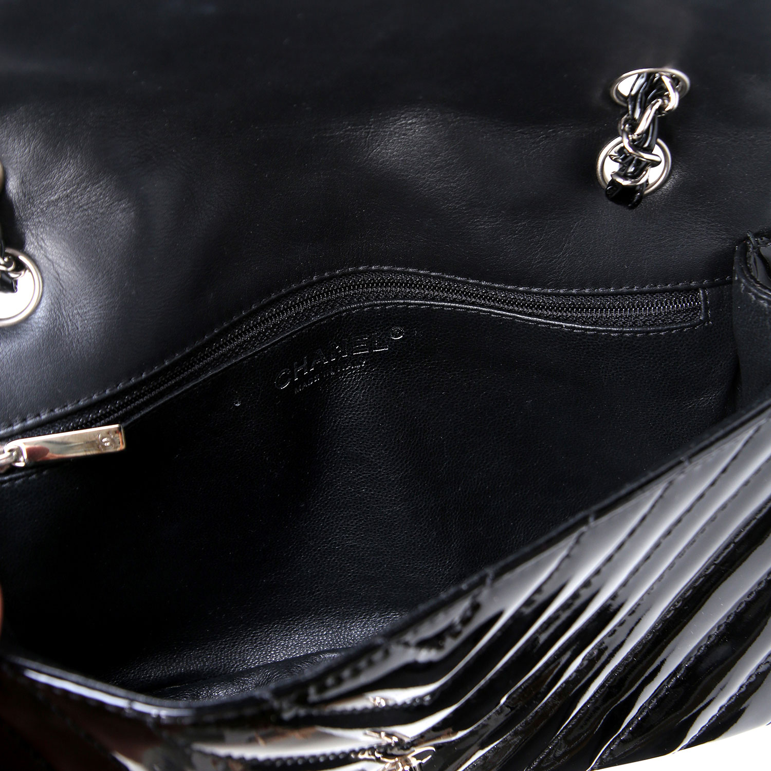 CHANEL Single Flap Bag, Koll. 2009/2010.Schwarzes Lackleder mit Couvert-Steppung, CC-Logo - Image 6 of 6