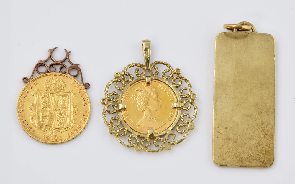 Three pendants, gold ingot hallmarked London 1977, Victorian 1890 shield back 1/2 sovereign - Bild 2 aus 2