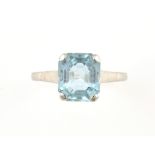Aquamarine ring, emerald cut aquamarine, estimated total weight 4.36 carats, mounted in white