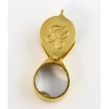 Gold jewellers loupe, engrave initials on the front, measuring approximately 2.5cm x 1.8cm, in