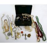 Collection of costume jewellery, graduated Bakelite necklace measuring approximately 48.5 cm in