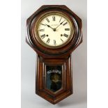 Early 20th Century oak cased two train wall clock by Seth Thomas 59 cm