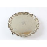 Mappin and Webb silver waiter with pie crust border on three pad feet Sheffield 1932, 9 ozs 20cm