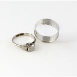 Diamond single stone ring, round brilliant cut diamond, estimated weight 0.15 carat, mounted in