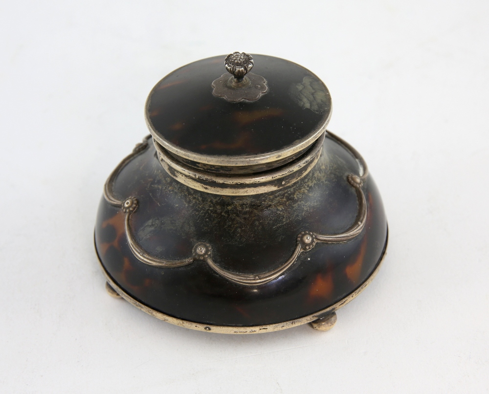 Edward VII silver and tortoiseshell mounted inkwell with floral finial, on four squashed bun feet, - Image 2 of 5