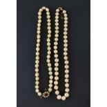 Cultured pearl necklace, with oval peach coloured pearls, measuring 9mm in diameter, strung with