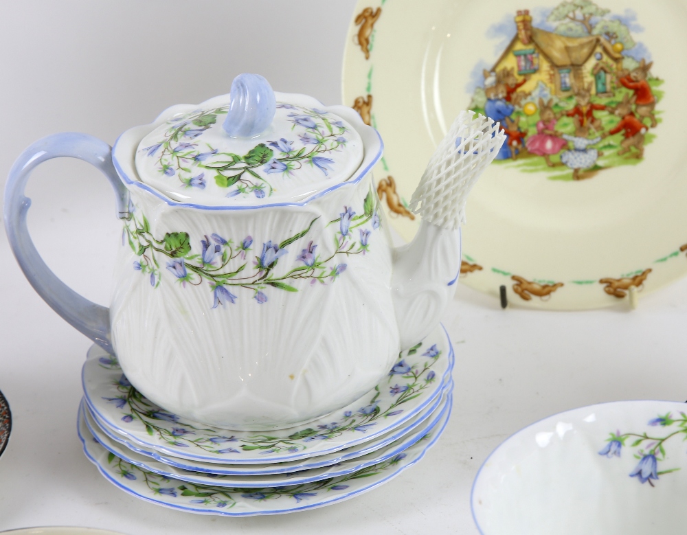 Shelly harebell pattern tea set and Crown Ducal Orange tree tea set, twelve cups saucers and small - Image 5 of 5