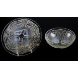 Rene Lalique, Coquille pattern opalescent bowl and shallow plate, both with engraved signature and