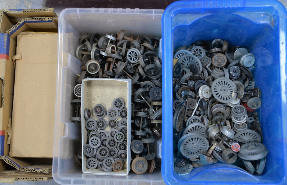 A large quantity of locomotive components and stock. (qty)Provenance: Single owner stock - Image 4 of 5