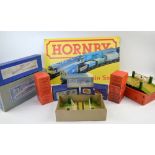 A quantity of boxed Hornby Trains and Hornby Dublo accessories including D1 Island Platform, D1