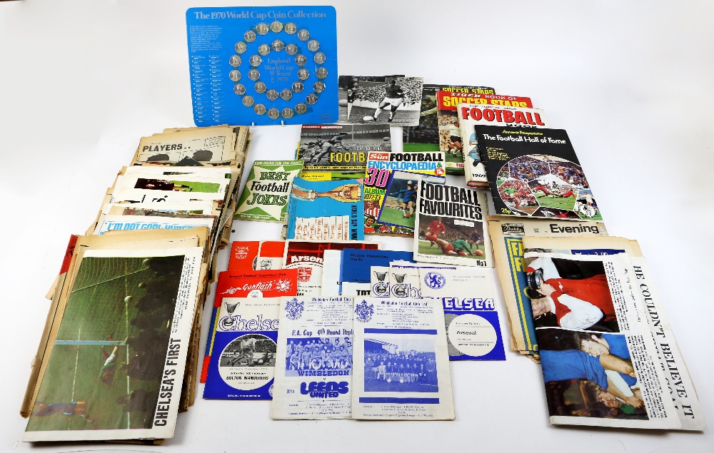 Football - 1970’s Football memorabilia including 24 GOAL Magazines, 1970 World Cup souvenir books