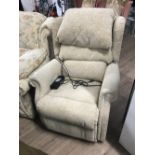 ELECTRIC RECLINING ARM CHAIR