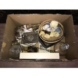 1 BOX OF ASSORTED ITEMS ( TROPHY & BINOCULARS )