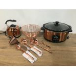 ERNESTO KITCHEN ITEMS INCLUDING SLOW COOKER & KETTLE (COPPER EFFECT)