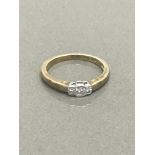 18CT GOLD 3 STONE DIAMOND RING APPROX .