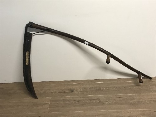 LATE 19THC SCYTHE 67CM BLADE