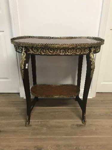 REPRODUCTION FRENCH STYLE KIDNEY SHAPE 2 TIER TABLE WITH METAL GALLERY AND MOUNTS 80CM WIDE X 75CM